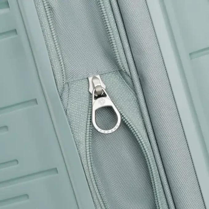 Elevation™ Plus elevation™ plus hardside stor spinner Elevation™ Plus elevation™ plus hardside stor spinner