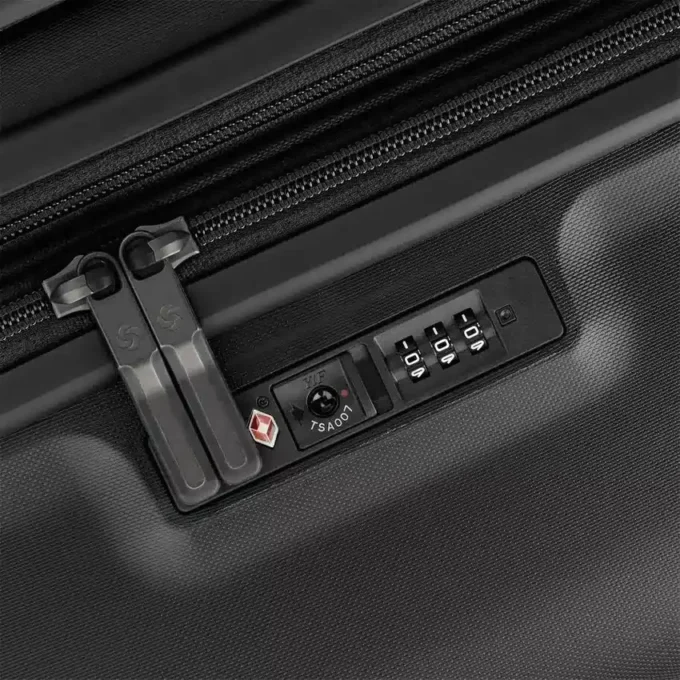 Elevation™ Plus elevation™ plus hardside stor spinner Elevation™ Plus elevation™ plus hardside stor spinner