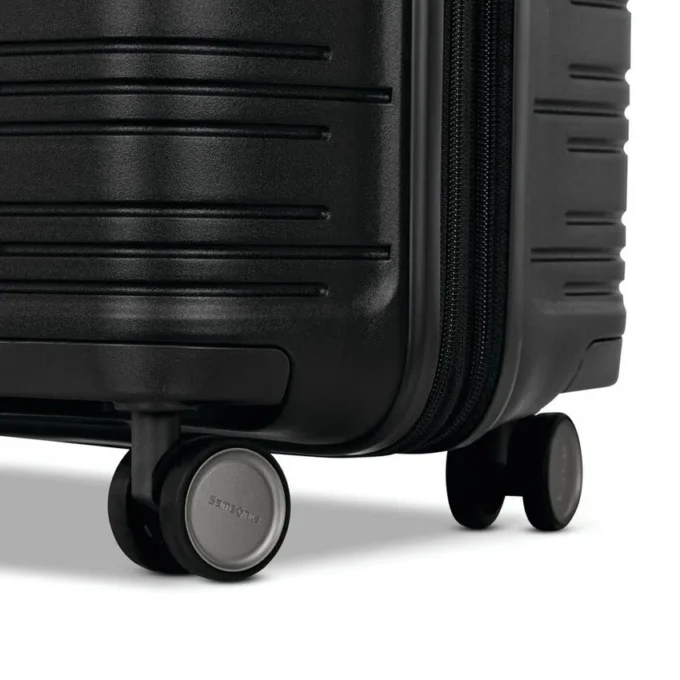 Elevation™ Plus elevation™ plus hardside stor spinner Elevation™ Plus elevation™ plus hardside stor spinner